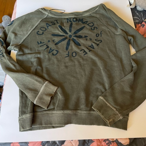 American Eagle Forrest Green Sweatshirt - Picture 2 of 2